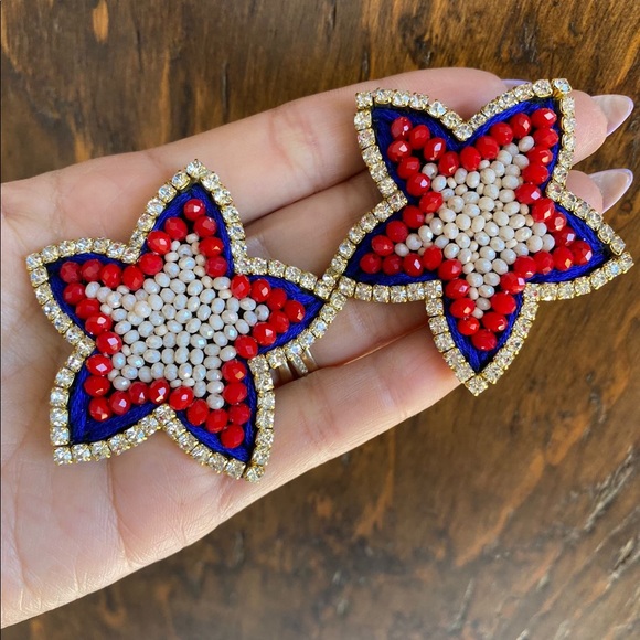 Earring ⭐️⭐️ - Picture 4 of 5